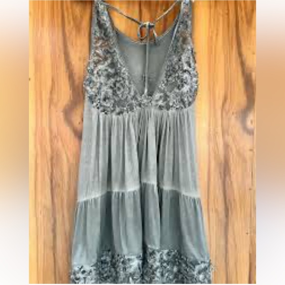 NWOT- Boutique floral appliqué dress - Picture 5 of 6